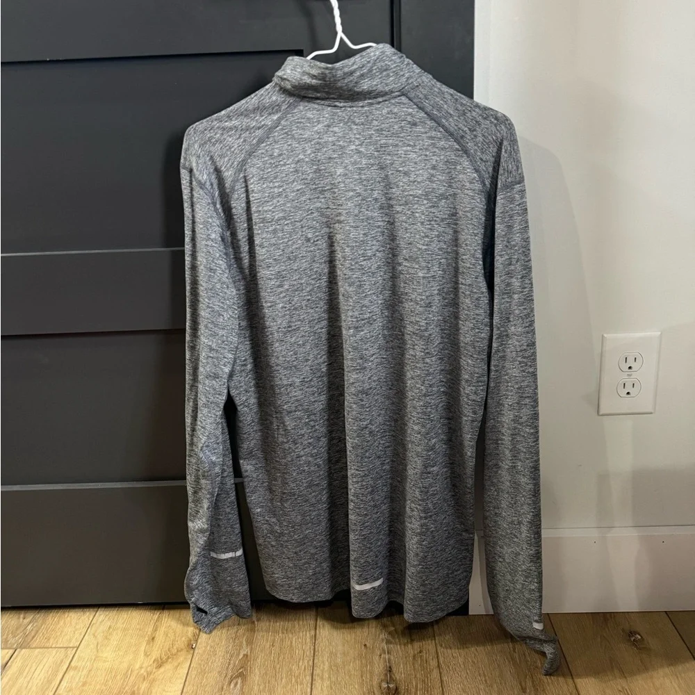 Nike Dri-Fit Men’s Running Quarter Zip Heather Gray Long Sleeve Medium